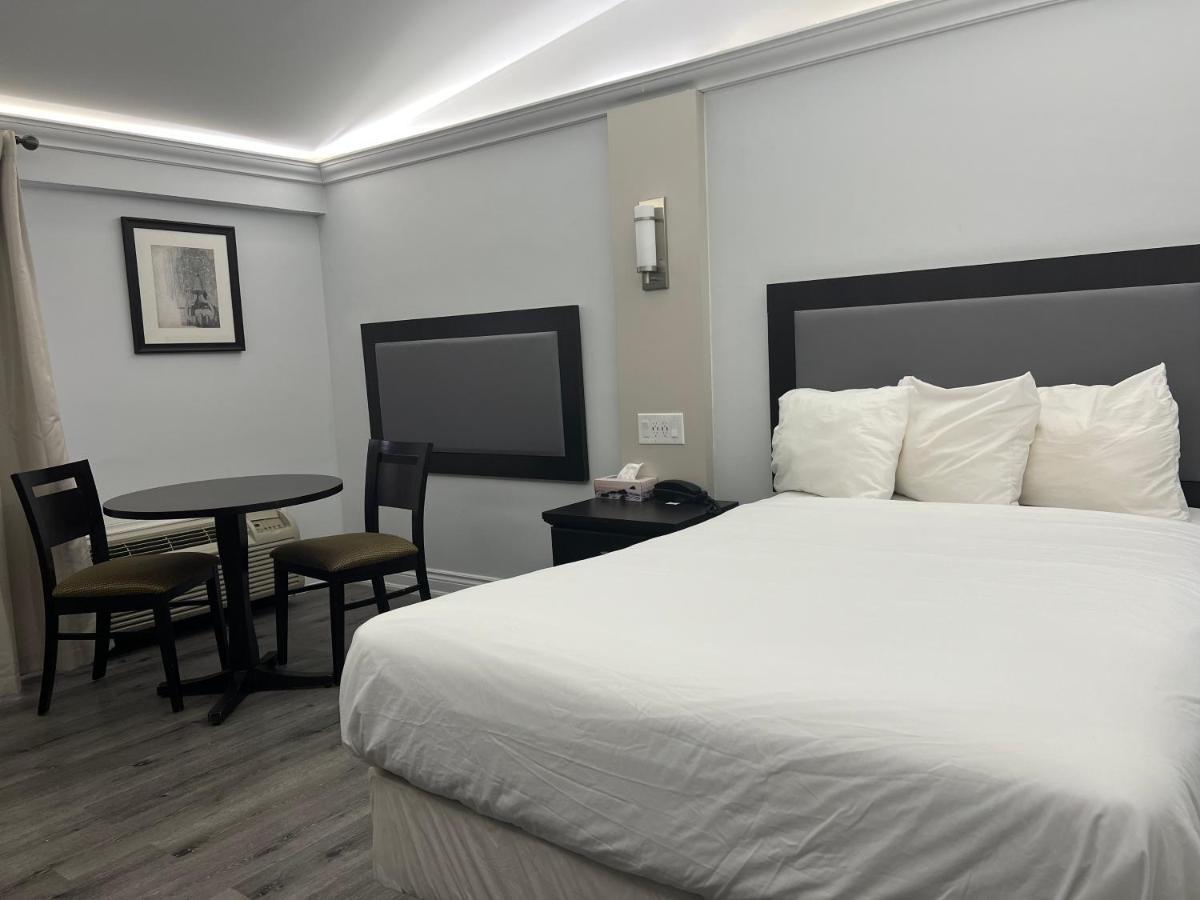 Travelodge By Wyndham Sarnia Exteriör bild