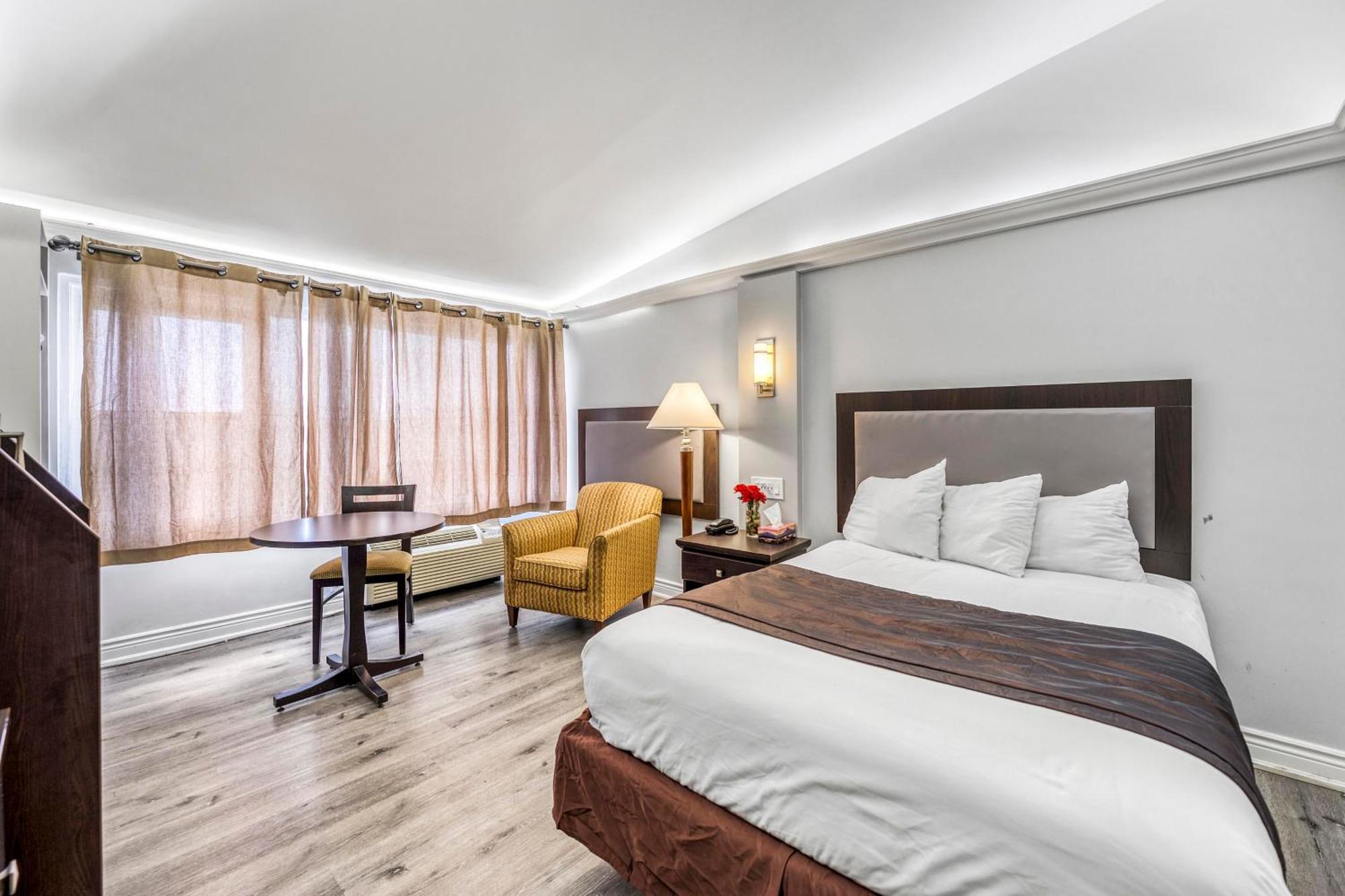 Travelodge By Wyndham Sarnia Exteriör bild