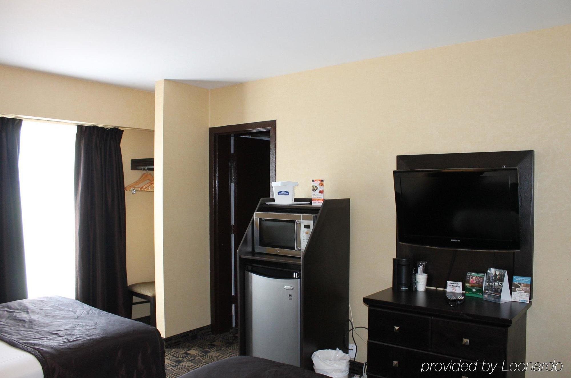 Travelodge By Wyndham Sarnia Exteriör bild