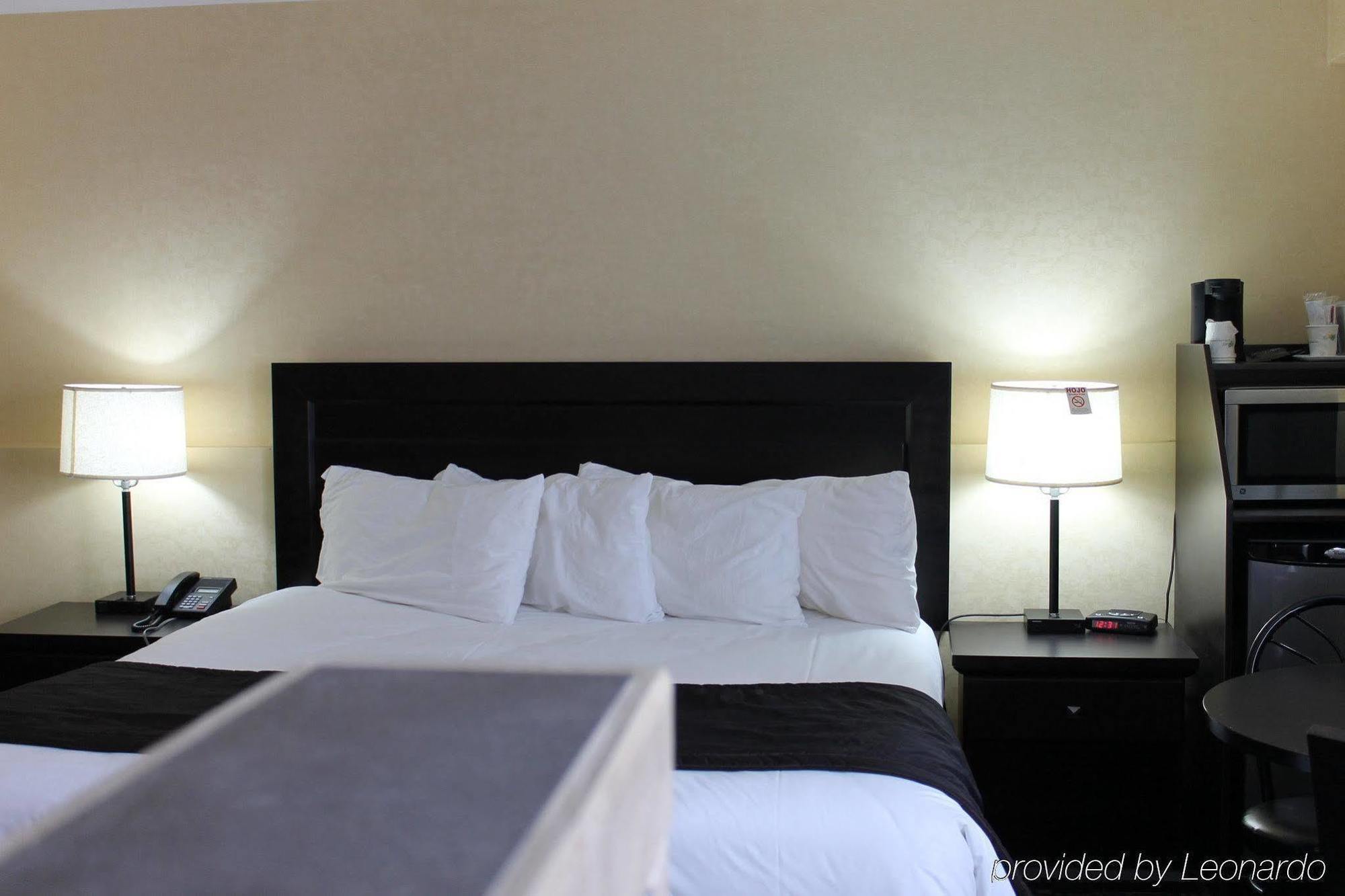 Travelodge By Wyndham Sarnia Exteriör bild