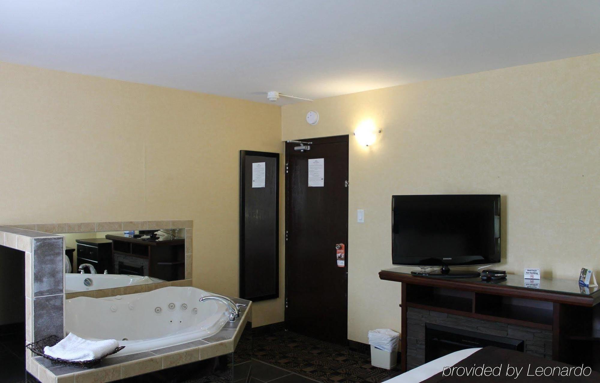 Travelodge By Wyndham Sarnia Exteriör bild