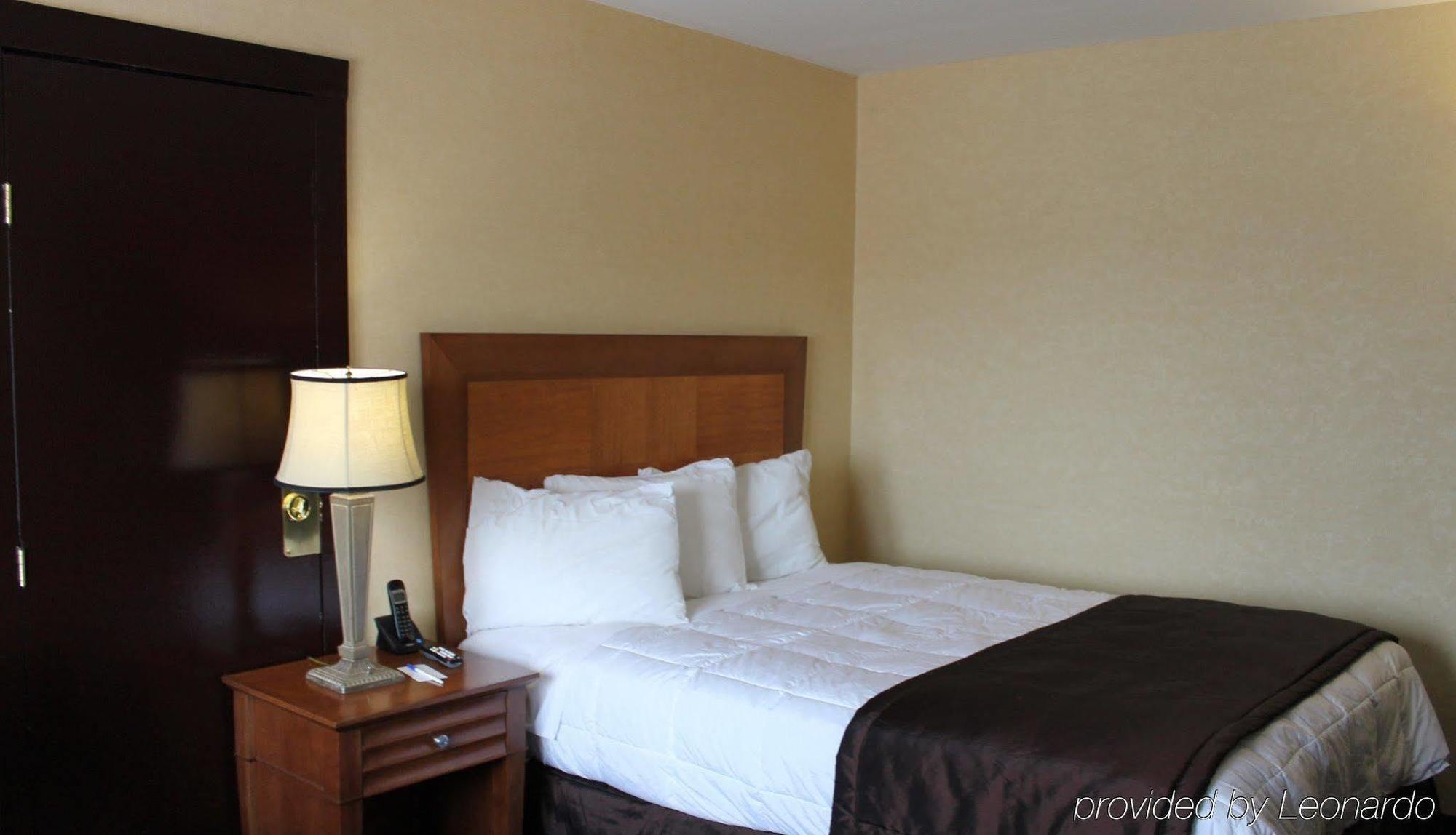 Travelodge By Wyndham Sarnia Exteriör bild